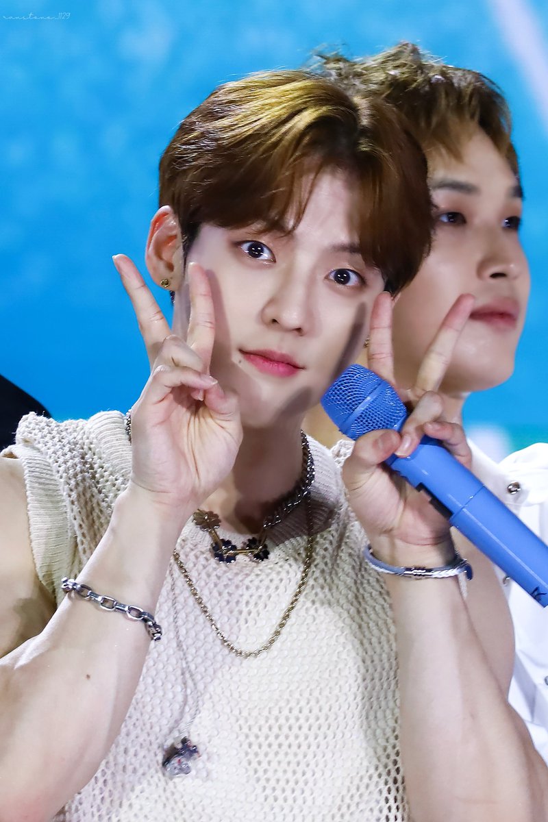 230527 드림콘서트 부산

🩵파란색이 너무나 찰떡이예용💙

#비투비 #이민혁 #허타 #허타람찌
#BTOB #HUTA <a href="/btob2mh/">HUTA</a>