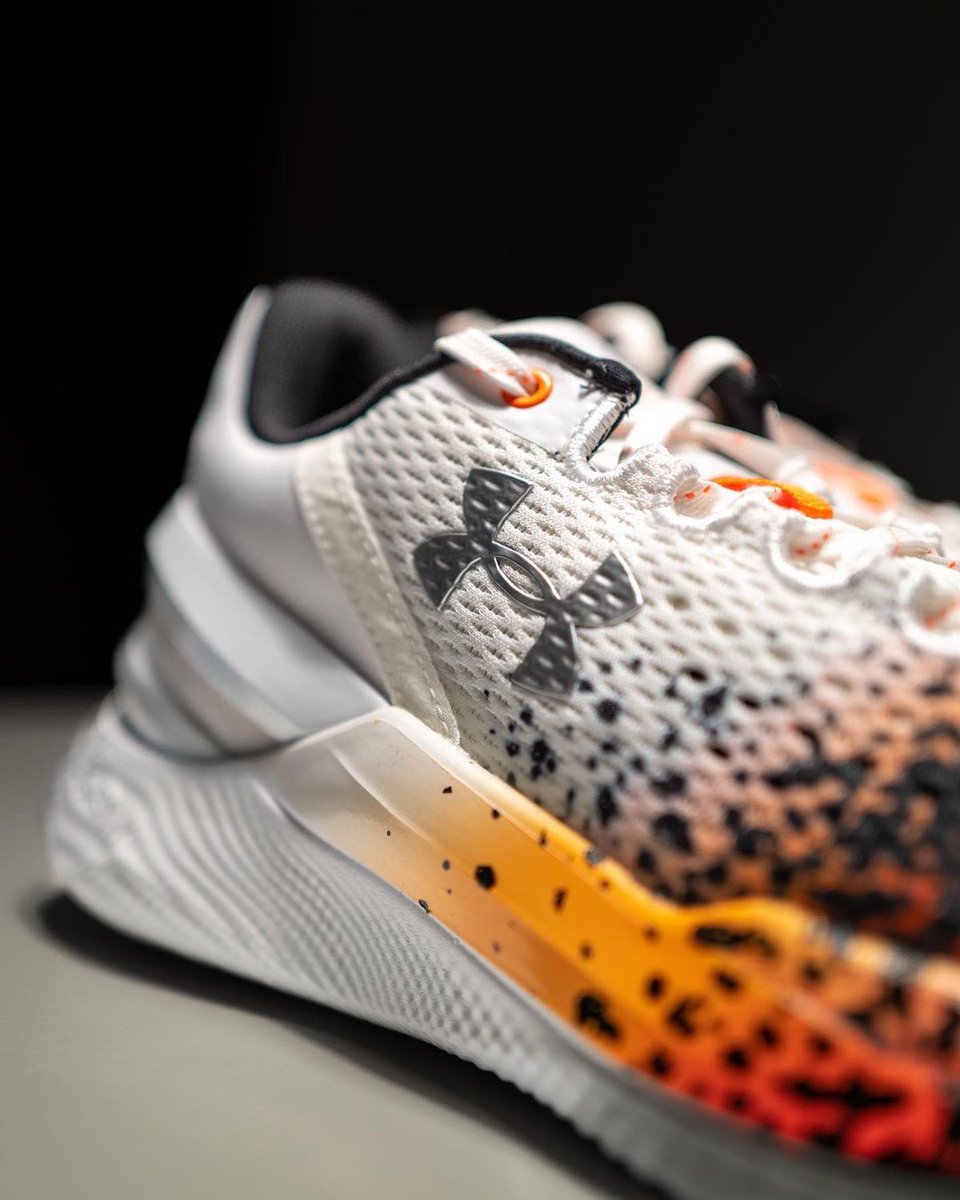 MoradoNation's tweet image. 05292023 Jia’s IG update (2/2)

“Another retro release has been added to Curry’s signature line!🔥

Check out the Curry 2 Low FloTro with its new straight fire colorway “Chef Curry” Featuring UA Flow cushioning technology, making it lightweight, bouncy and grippy.
#UnderArmourPH”