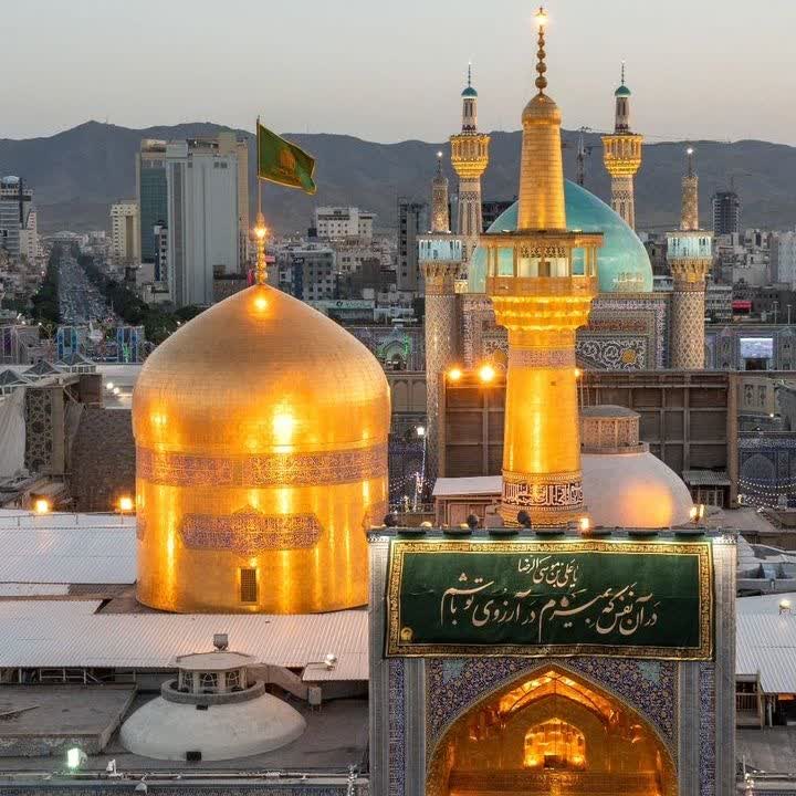 RoghayeAbdi's tweet photo. دارالشفای دلهاست اینجا...

وَ بِكُمْ يُنَفِّسُ الْهَمَّ وَ يَكْشِفُ الضُّرَّ...

و بواسطه شما غم و اندوه و رنجها از دلها برطرف میگردد ...

#همه_خادم_الرضاییم https://t.co/URuTJq9cVw