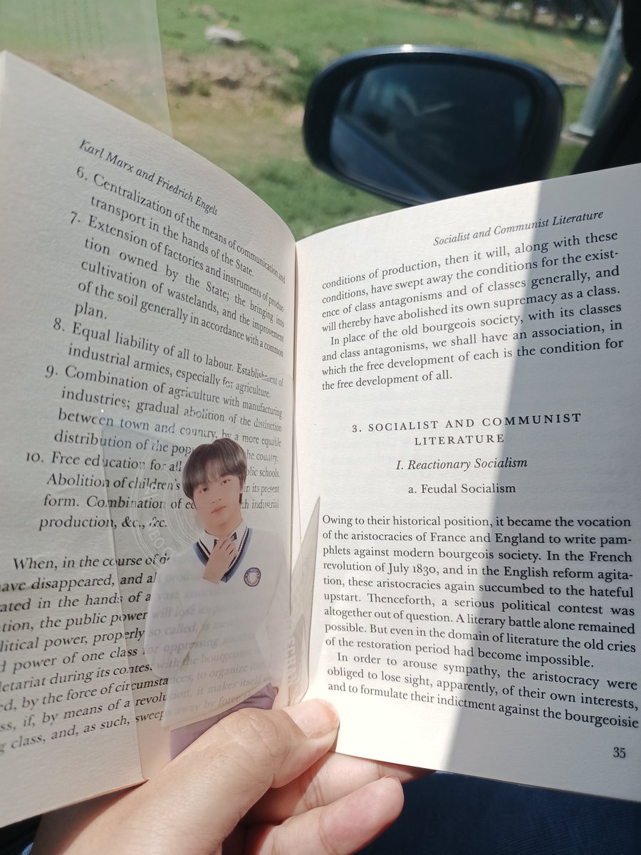 wajuleo_'s tweet photo. using my haechan boomark to read the communist manifesto https://t.co/DAYa4VOGGk