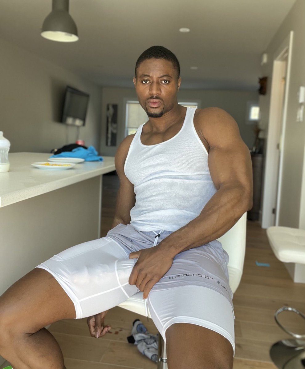 Brandonthesexyone on Twitter: "What Would 🫵🏽 Do To Dat 🍆? 💦👀🤗🤤😮‍💨"