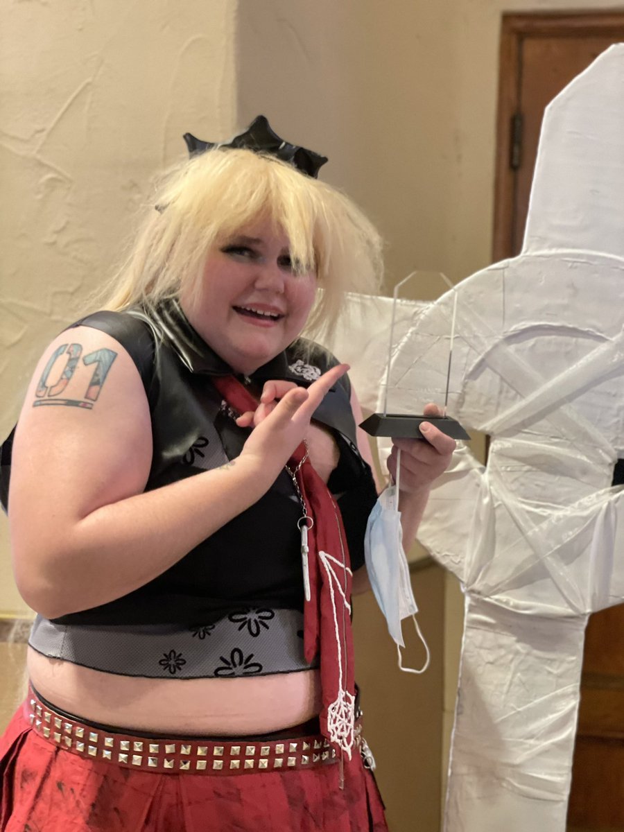 chibbycookie's tweet photo. I know I never post here but I SOMEHOW WON THE BEST IN SHOW PERFORMANCE FOR THE FANIME MASQUERADE!?!? https://t.co/IkN9QPBw4h