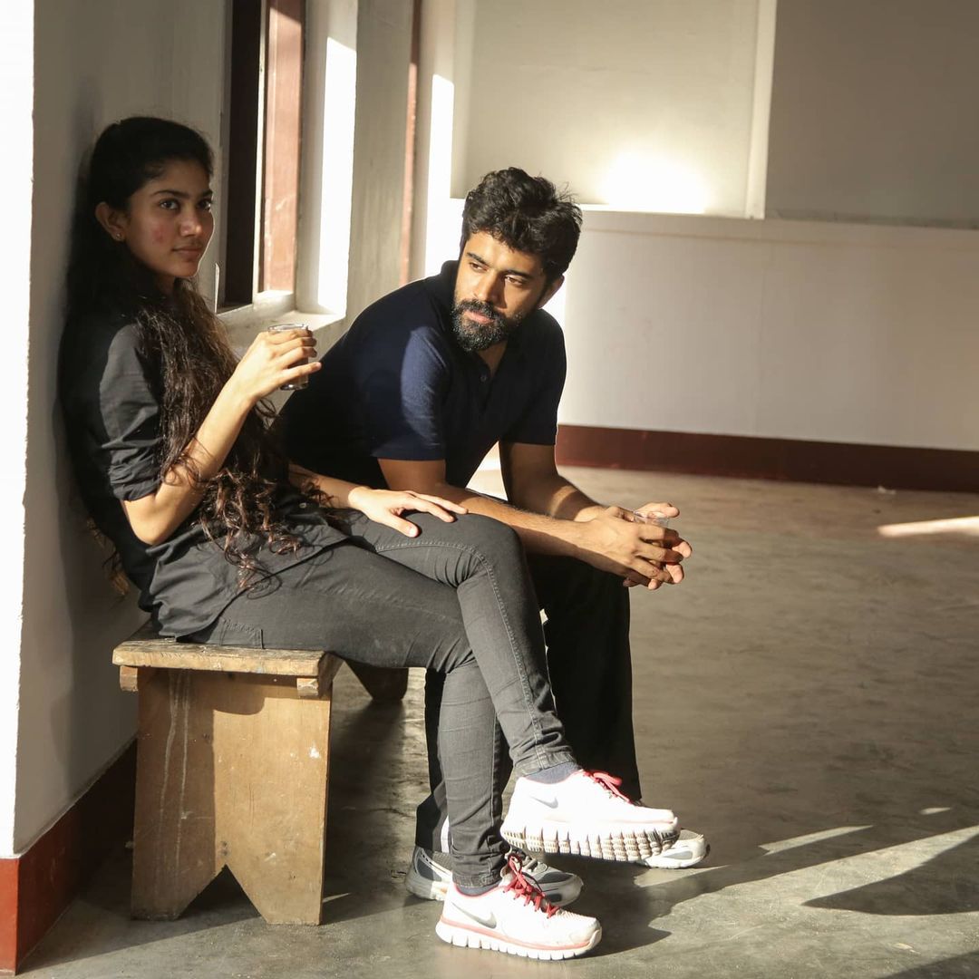 puthrenalphonse's tweet photo. Premam (2015)

(1/3) https://t.co/wmuzaTKuYs