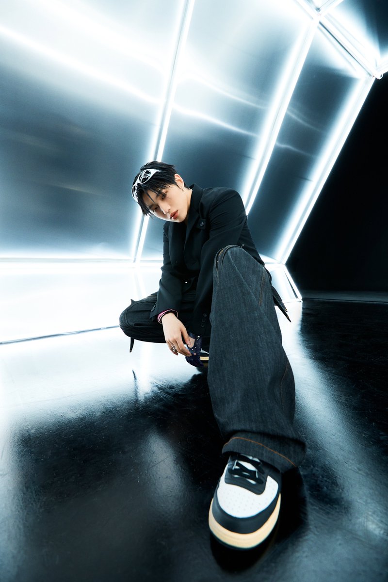 TNX_Official's tweet photo. THE NEW SIX | TNX
The 3rd Mini Album [BOYHOOD]

🔙 2023.06.07 (Wed) 6PM KST

#TNX #TheNewSix #더뉴식스
#천준혁 #JUNHYEOK 
#BOYHOOD #230607_6pmKST
#피네이션 #PNATION https://t.co/IdwEejbukO