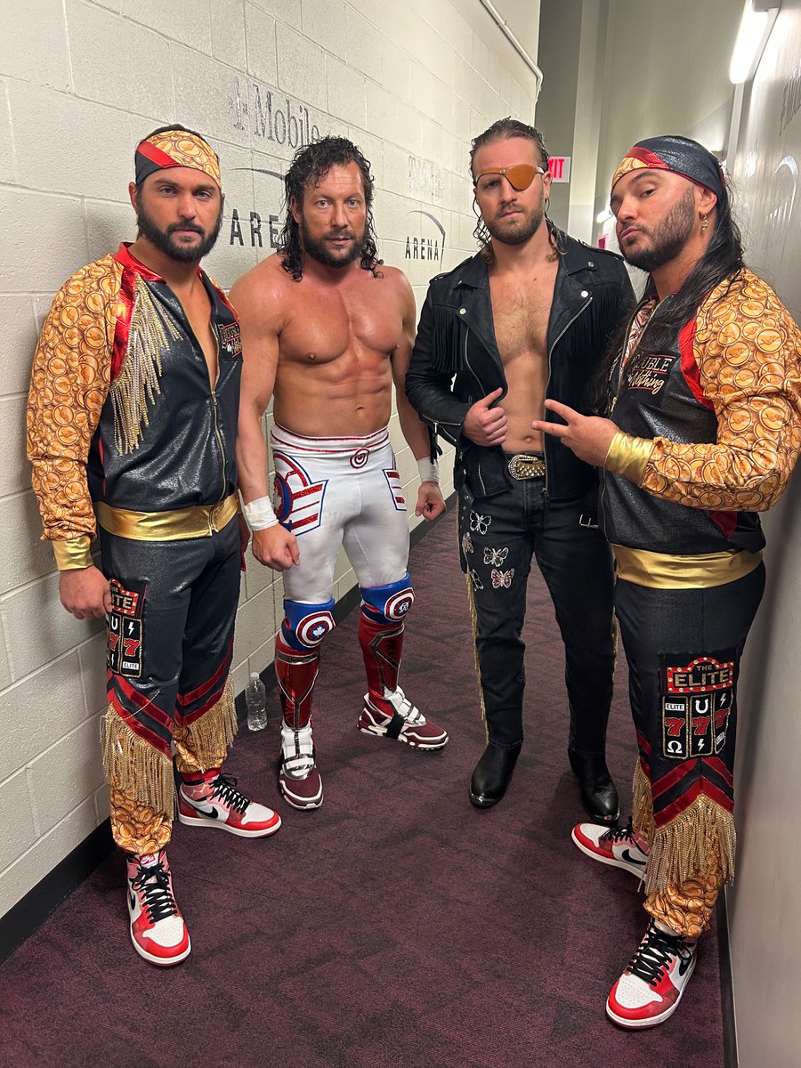 Took the L. 

But we love our melodramatic, dysfunctional family. #theELITE