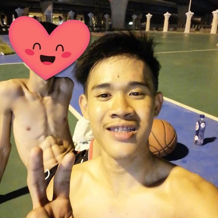 rmuttbad's tweet photo. น้องบอล วิศวะคลองหก จ้า ใครอยากดูรีทวิตหน่อยจ้า https://t.co/OHymapk4Sh