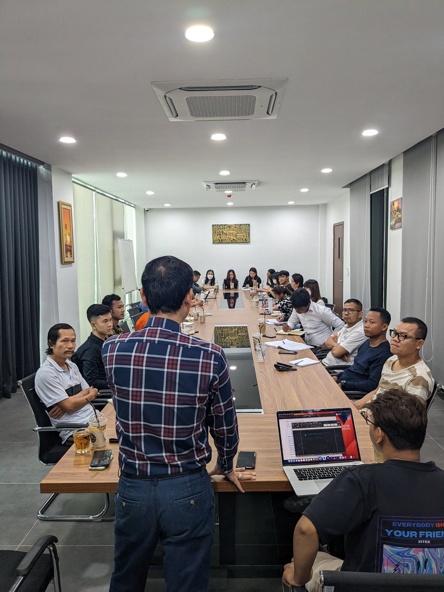 RoVannak's tweet photo. Discussed with potential youth about the Impact of China’s Rise on the liberal world order. https://t.co/L5XLFh39rI