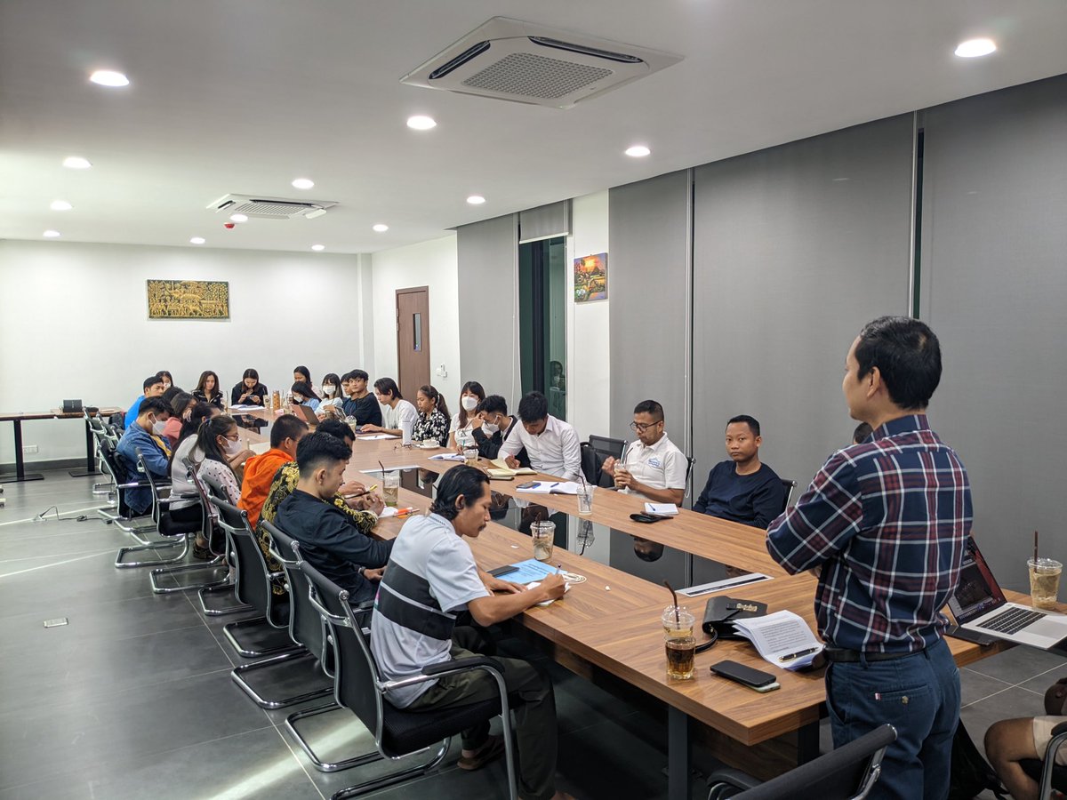 RoVannak's tweet photo. Discussed with potential youth about the Impact of China’s Rise on the liberal world order. https://t.co/L5XLFh39rI