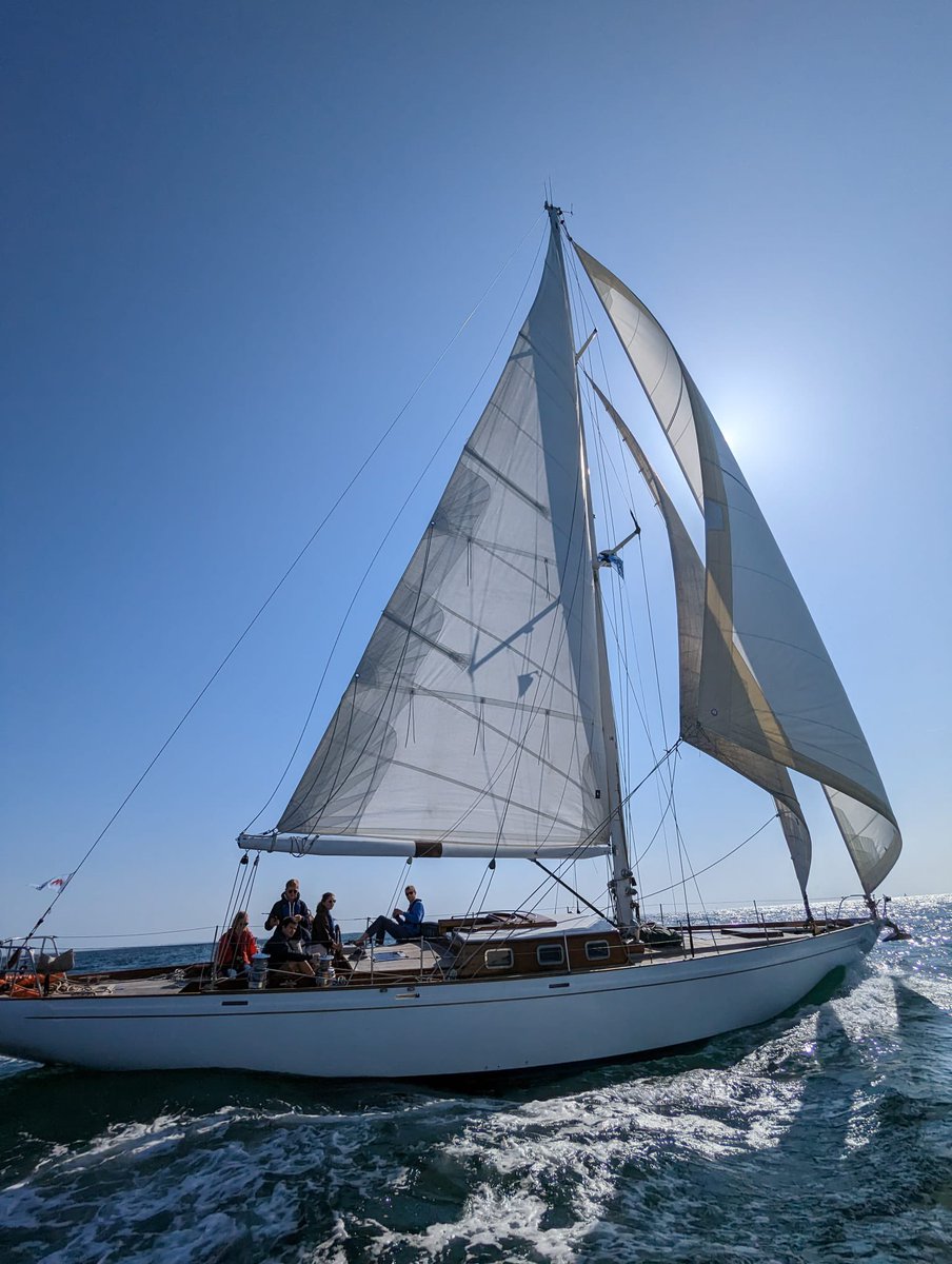 [#DéfidesMidships] La régate annuelle sur yachts classiques dédiée aux étudiants, sponsorisée par #MACSF, c’était ce week-end à Quiberon ! Qu’ils soient novices ou chevronnés, nos Midships ont brillé par leur sportivité et leur bonne humeur. Rdv à 13h pour la remise des prix 🏆