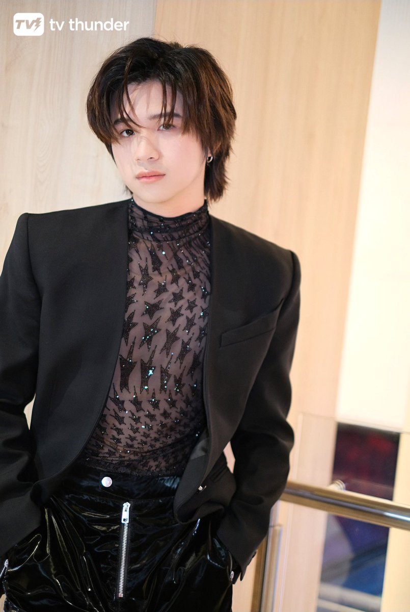 ฉ่ำสุด แซ่บสุด มันเกิดจะต้านนะคะนะลุคนี้

#PlanRathavit 
#SFsuperFRIENDS