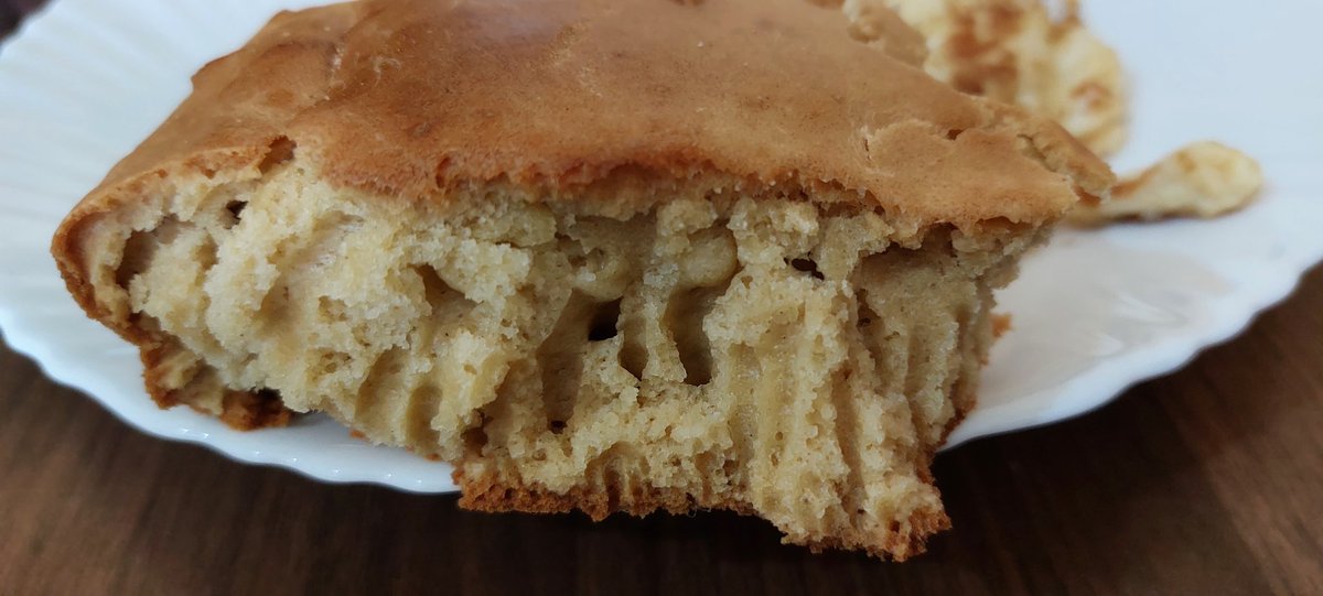 lucas_olewe's tweet photo. You know why I love this photo so much? Because this was pure #cassava flour. I baked this cake at the Nyanza rg Agricultural Technology Development Center. 
The price of wheat is skyrocketing. We have an alternative favored by our climate. What are we waiting for? @LactoneInvest https://t.co/ozVh6jBsAg