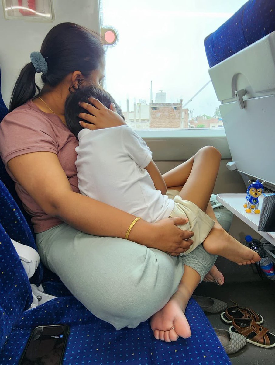 upmita's tweet photo. सवेरों का मेरे तू सूरज लागे…
#CoffeeTurnedColdMode #MotherHood https://t.co/cHSyIRUy2p