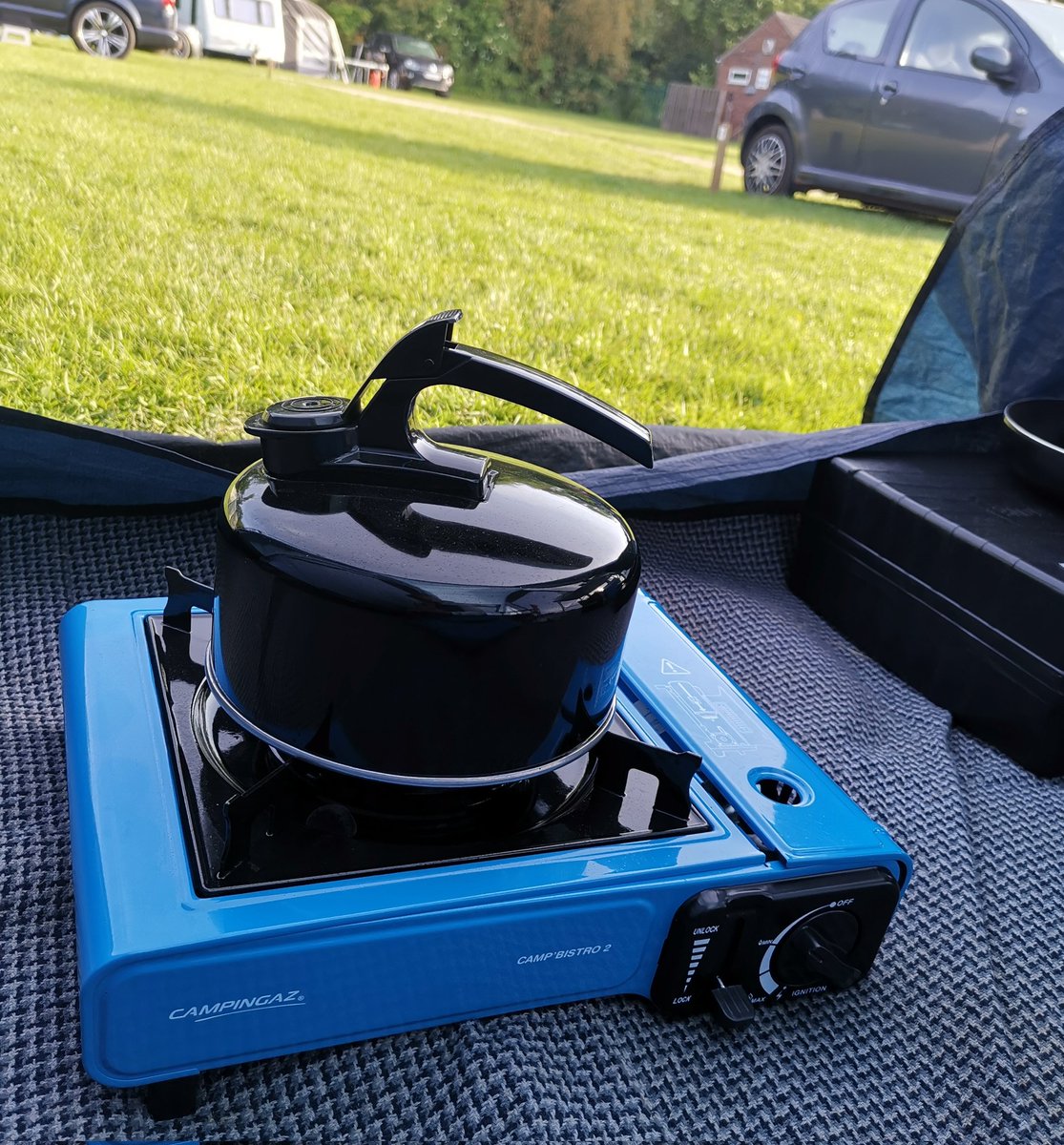 sdinnis's tweet photo. Kettles on ☕️ #camping https://t.co/8qgTnrm08C
