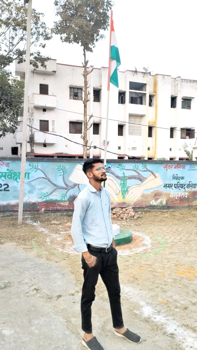 suman_saurabb's tweet photo. गरीबों के रखवाले..@SonuSood और @SoodFoundation कृपया मेरी दोस्त की मदद करें! पिछले 5 महीनों से कैंसर से लड़ रहा है। पैसे नहीं होने की वजह से इलाज नहीं हो पा रहा। घर में सिर्फ यही कमाने वाला है।  Plz sir help me... https://t.co/54hHcmhqnk