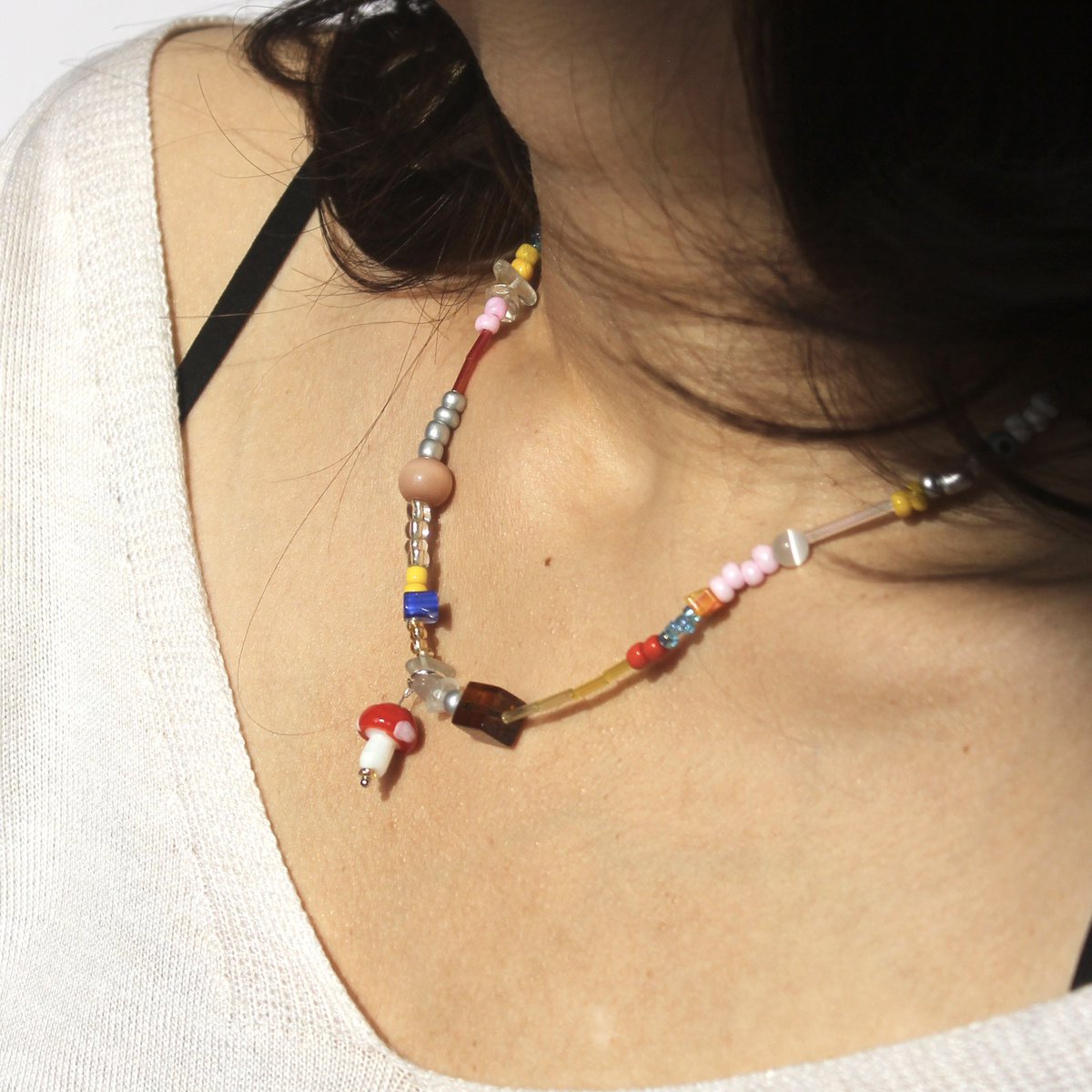 Chocoogie's tweet image. siapa yg suka aksesoris manik manik?🙋🏻‍♀️ aku sama temen aku suka bgt manik manik sampe kita tuh punya beberapa barang dari manik manik🤭 &amp;amp;&amp;amp;&amp;amp; kita mutusin untuk jual manik kreasi kita! cek disini instagram.com/polcaro.id?igs…