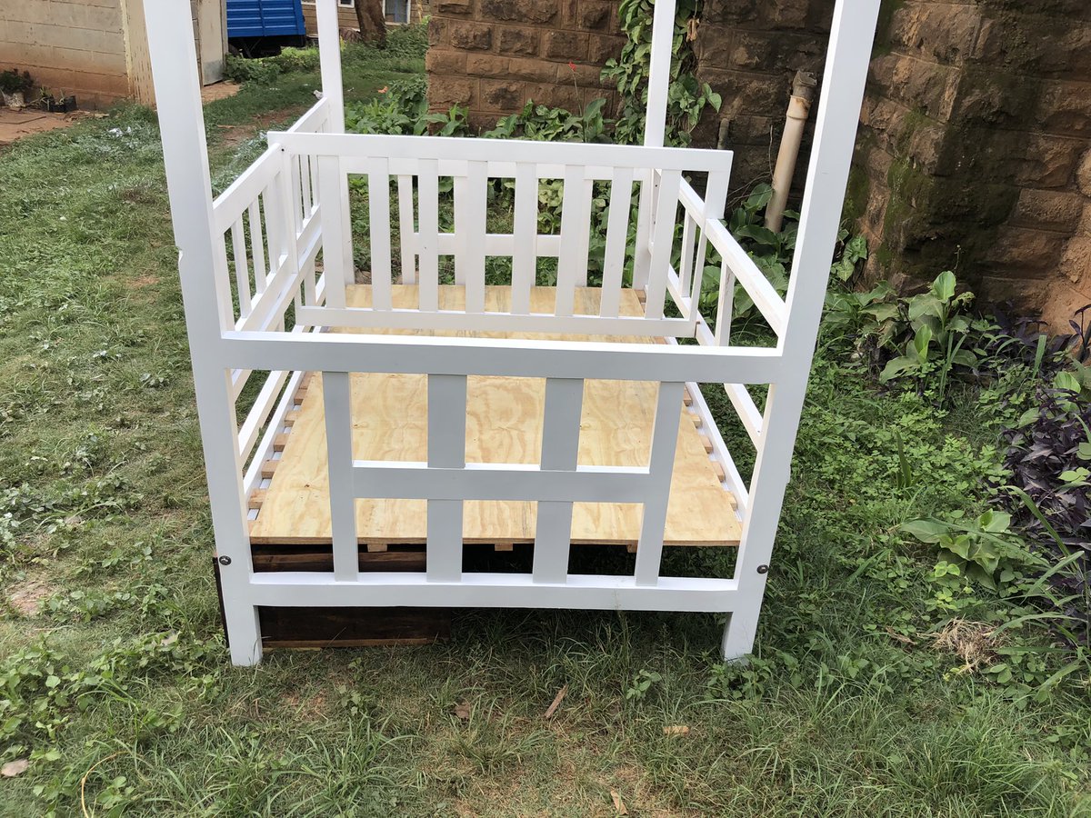 lialijoseph's tweet photo. FIt ’em babies in, then easily shift to a full 4x6 bed once they grown.

#twin #cot
#beds

#Ask_And_It_Shall_Be_Carved

#LiaLi’s
#Carving_Smiles https://t.co/P1BAds9B7x