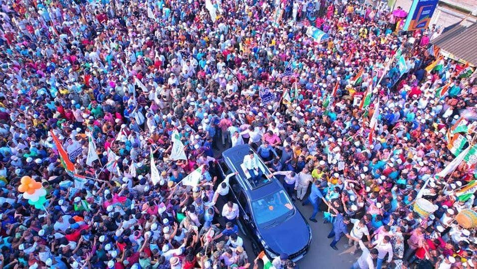 MahatabHussai15's tweet image. শালবনী থেকে গড়বেতা জন জোয়ার। এত মানুষের ভিড় প্রমাণ করে বাংলা তৃণমূলকেই চায় #AbhishekAitc
 
#TrinamooleNaboJowar
#JonoSanjogYatra
#FAM4TMC