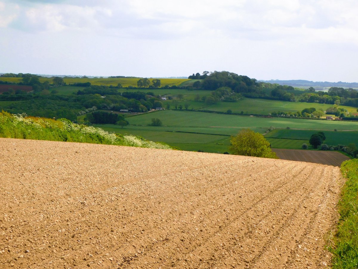 #BankHolidayWeekend #LincsWolds #LoveUKWeather @kerriegosneyTV