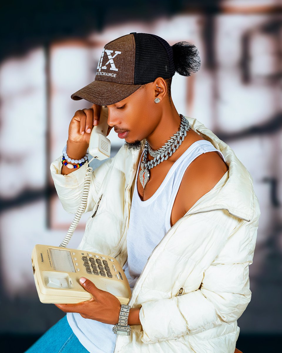 mchachu_'s tweet photo. Anaitwa #Gadnoe ni msanii chipukizi wa bongo fleva kizazi kipya mzaliwa wa Dodoma Tanzania.
Wimbo wake unaitwa #GHETTO produced by #ABBAH (Official video on YouTube link👉) https://t.co/NFX8SDbq6F
Ni Ngoma Kali sana🔥🔥🐐 https://t.co/yiw9rPlhQI