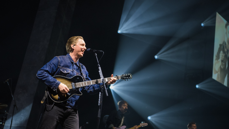 AVNewsHub's tweet image. Adlib Supplies L-Acoustics K Series for George Ezra’s European Tour audio-visual.news/adlib-supplies… #Audioaccessories #AudioNews #AudioIndustry #Audio