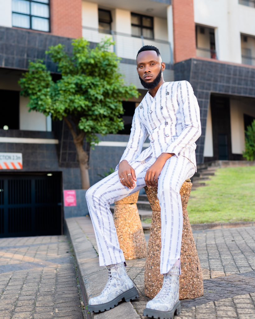 Daah_Photograpy's tweet photo. Thando Singwane 🎓

Light: @Lohlo9 
Retoucher: @sabelo_mag 
Images by: @Daah_Photograpy 

#daahphotography 
#Durban 
#Nikon 
#graduation2023 
#portraitphotography https://t.co/pGxjVEjjoN