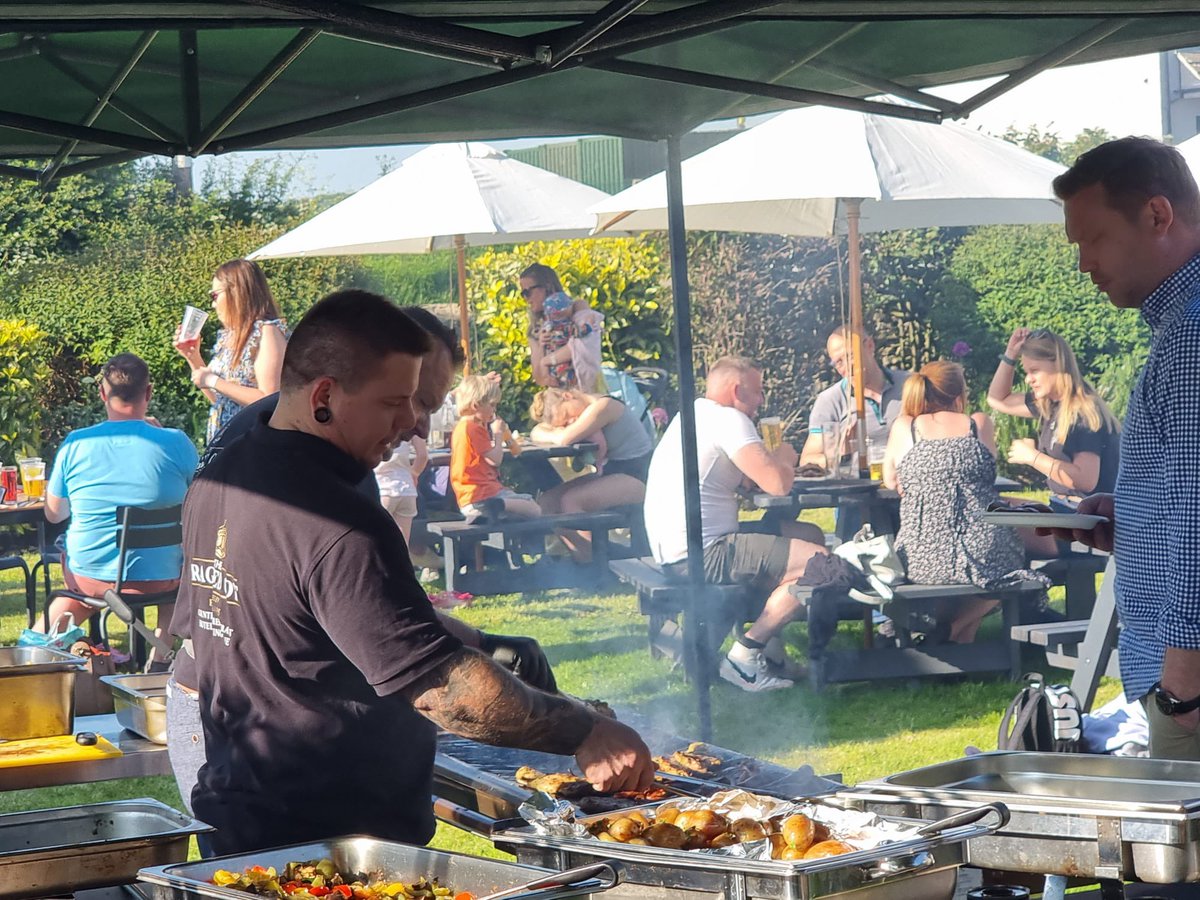 FoodChamps2020's tweet photo. Summer's here and it's time to soak up the sun! 🌞 Get ready to host the ultimate garden party with FoodChamps as your caterer! 🔥🍔🌭 We'll take care of the BBQ so you can sit back and enjoy the good times with your loved ones. 🎉 Contact us now to book your event!🍻 https://t.co/9sw5DujTWS