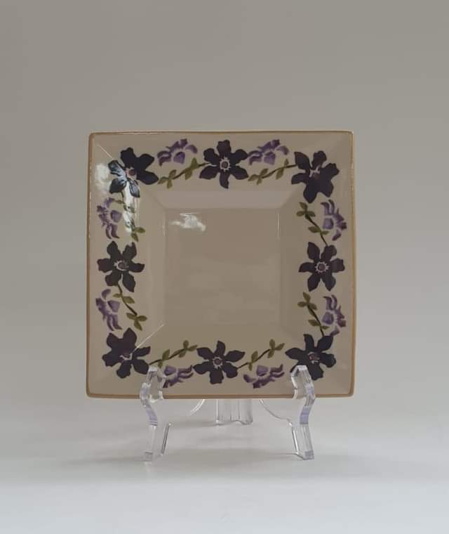 Collectable Curios' item of the day... Nicholas Mosse Clematis Square Dish

collectablecurios.co.uk/product/nichol…

#NicholasMosse #IrishPottery #Clematis #Collector #Antiquing #ShopVintage #Home #Trending #ShopLocal #SupportLocal #StGeorgesBelfast #StGeorgesMarket #StGeorgesMarketBelfast
