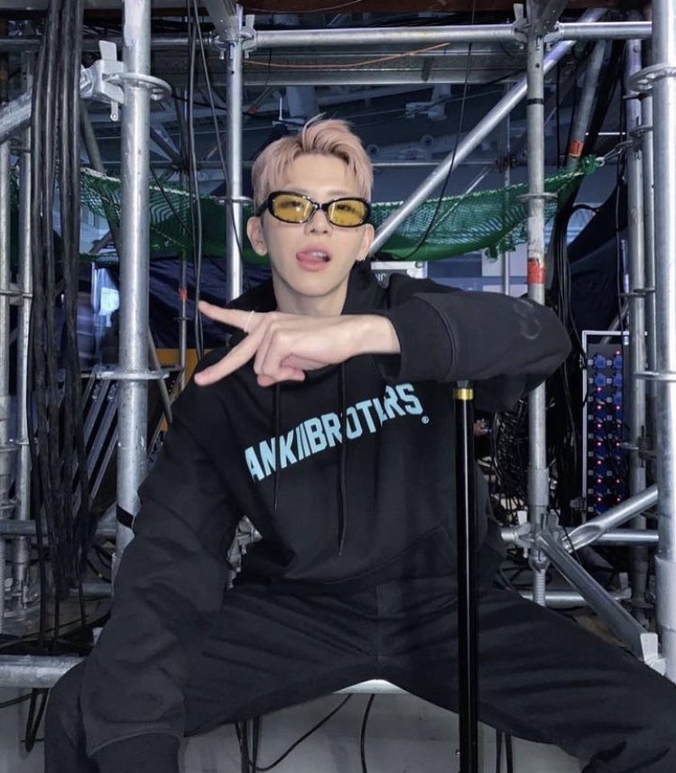 북방족제비 생일축하해요 앞으로 하는일 
전부 잘되기를! 
#햇살이_따뜻한날에_태어난_이해성_생일축하해
#햇살이_따뜻한날에_태어난_이해성_생일축하해