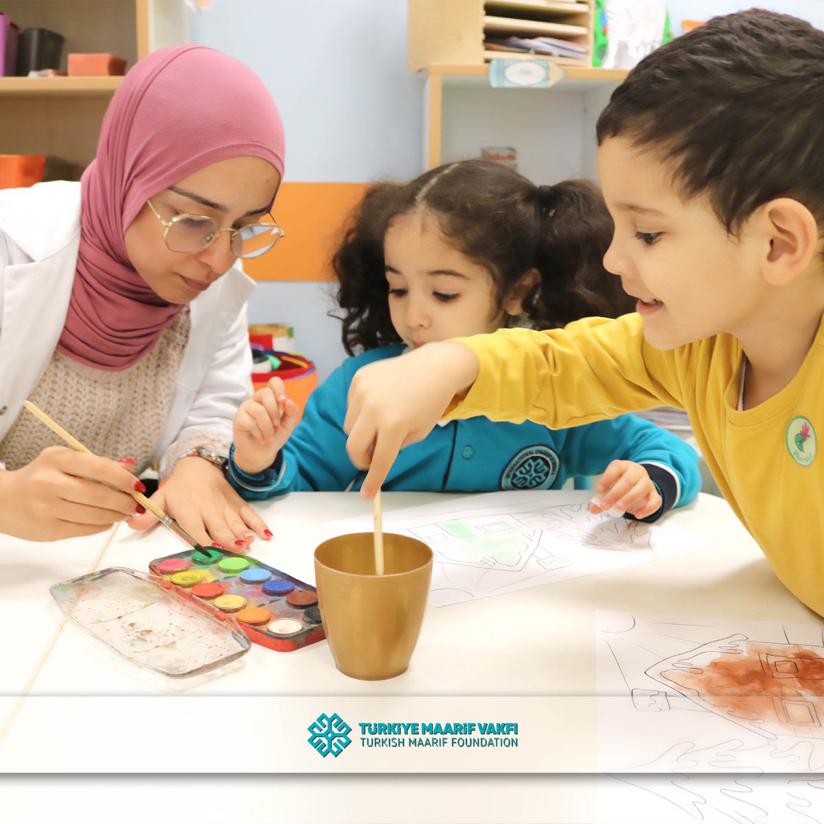 TMaarifVakfi's tweet photo. Biz sınıfta yerimizi aldık, herkese iyi haftalar dileriz.😊 https://t.co/eUwEnncxeK