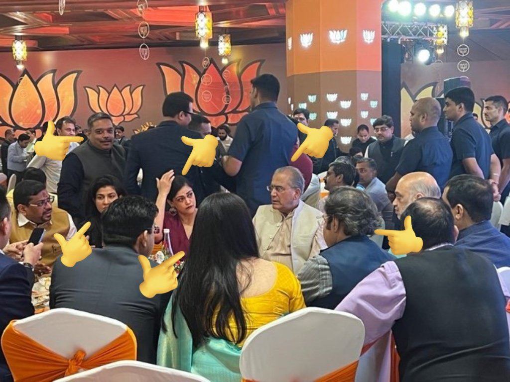 zoo_bear's tweet image. Journalists, Media Owners and Anchors discussing with Home Minister on how to cover Manipur violence and Wrestlers Protest.