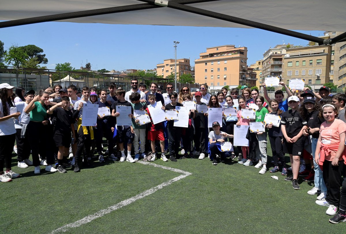 Prosegue in  #MunicipioII con gli amici del Panathlon Junior Roma la rassegna di eventi sui valori dello #sport. Questa volta parlano gli olimpionici di Vela Elena Berta, Giulio Calabrò, Bianca Caruso e Giacomo Ferrari con 150 studenti della Scuola  Falcone e Borsellino