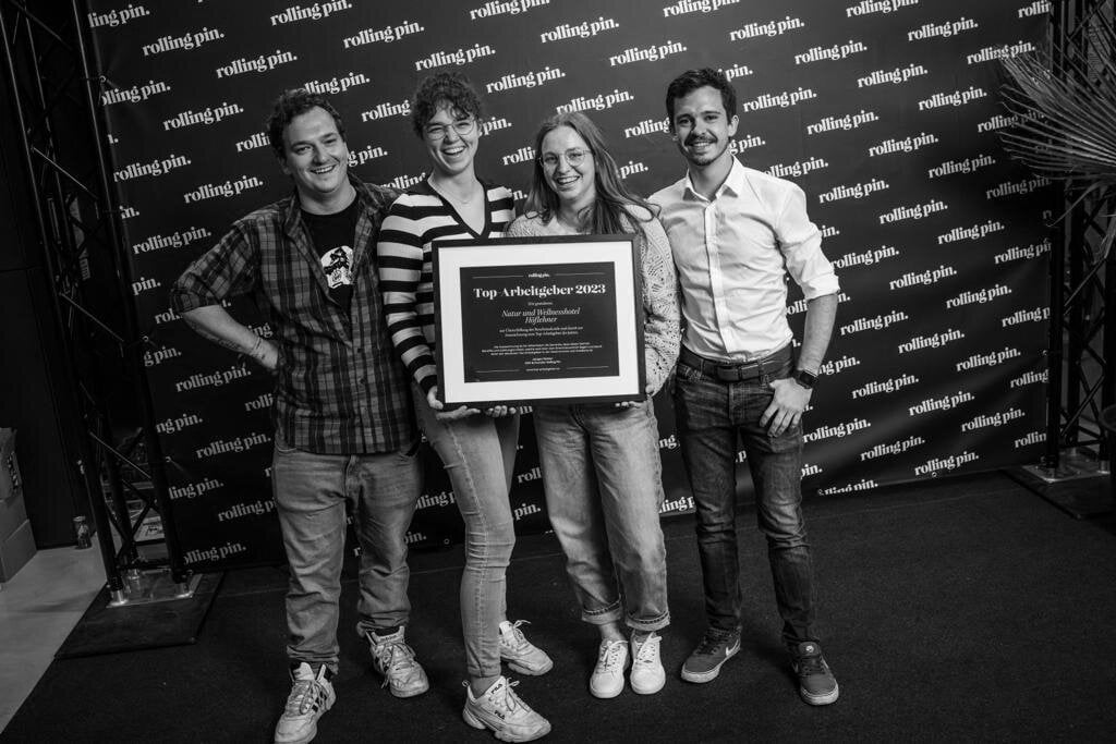 Wir sind 𝘀𝘁𝗼𝗹𝘇, dass wir von Rolling Pin  zum 𝗧𝗼𝗽 𝗔𝗿𝗯𝗲𝗶𝘁𝗴𝗲𝗯𝗲𝗿 𝟮𝟬𝟮𝟯 ausgezeichnet wurden. 

Wir möchten uns auch herzlich bei allen unseren Mitarbeiter:innen bedanken! 
#hoeflehner #fex #jobs #gastrojobs #steiermark #gastro #ennstal