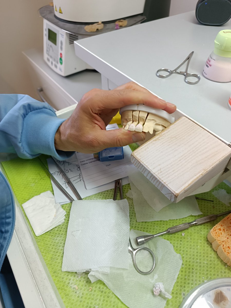 LisideTaranto's tweet photo. Studenti della IV Odontotecnica alle prese con il #Pcto,  tutor aziendale Odt. Pancrazio Pepe, PLG Dental  Statte (TA). Attività delle linee di produzione con il cad cam, dalla progettazione alla consegna, realizzazione di una corona dentale in zirconio. https://t.co/LQ4T8RVdMU