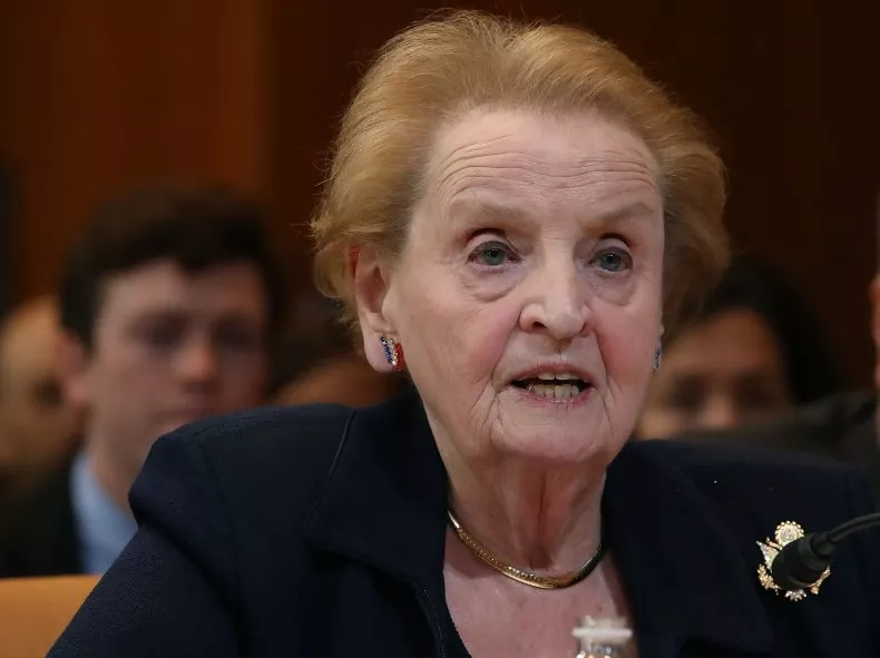 P_F_Lherisson_'s tweet image. 🚦👹⚠️💢➡️🔴There are nothing great about #Kissinger nor about #Albright, both are war criminals:

➡️Madeleine Albright en.wikipedia.org/wiki/Madelein

➡️Madeleine Albright Saying Iraqi Kids' Deaths 'Worth It' newsweek.com/watch-madelein…
➡️ Henry Kissinger en.wikipedia.org/wiki/Henry_Ki
➡️ Henry