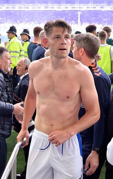 ShirtlessPL's tweet image. James Tarkowski