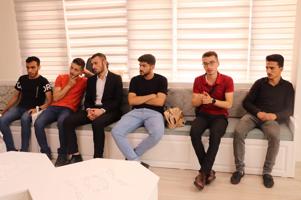 gsb_seyhangm's tweet photo. #HasOda 'mızda Gönüllü gençlerimizle yaptığımız "Bir arada yaşam kültürü" konulu sohbetimizden kareler.👇🏻
#VerEliniKardeşim
#GSBSosyalUyum
#HasOdaEtkinlikleri
#SeyhanGM https://t.co/ySCn1SGpt6