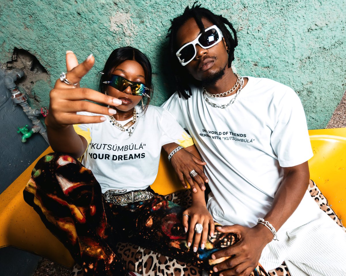 *Afrika Thrift and Arts Collab Season 1*

As cores da "phoinix" traduzem o  recomeço e esperança de um futuro melhor. Foi com este intuito que estes jovens artistas, procuram representar o rústico como forma de sustentabilidade e a preservação do organismo social através deste…