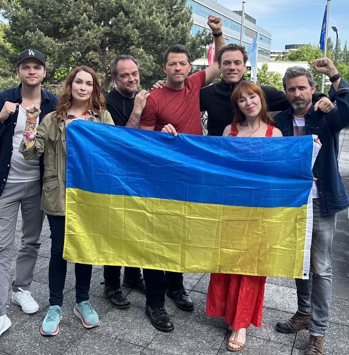 A shoutout to all fans of Supernatural ❤️🇺🇦