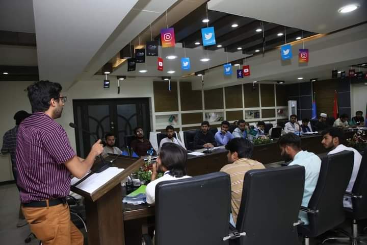 jamiatbzu15's tweet photo. 𝗠𝗠𝗦 '𝟮𝟯 

Mr.Umar Mir, a DevOps evangelist and data analyst with a long-running background in computer software industry joined us for the last session of MMS '23. His talk, titled 'Social Media
#MMS2023 #MediaMasterySummit #JamiatPK #JamiatPrideOfBZU 
#jamiatbzu #ijtbzu https://t.co/0oB3FiCTNF