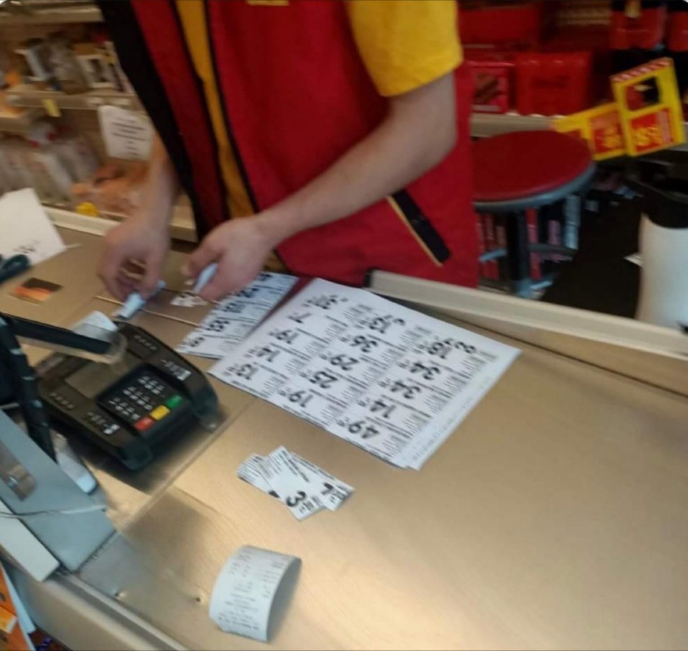 "BAŞLASIN TÜRKİYE YÜZYILI"

Şu an marketlerde seçim sonrası büyük zam hazırlığı yapılıyor.Zaten seçime kadar zamları zor tutmuşlardı. 
(Amaaan bana ne. Biz size söylemiştik yönetemediklerini. Ülkenin bütün varını yoğunu yediler demiştik. Zamları da oy veren %50 düşünsün artık)