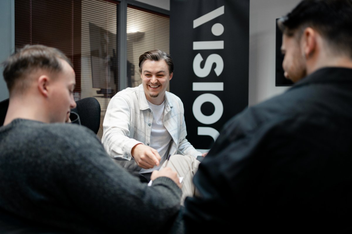 Dom, happiest when watching United apparently, he looks pretty happy in this picture, wouldn't you agree?

#happyworkers #unitedfan #manchesterunited #digitaldesign #leaddesigner #headofdesign #lymm #cheshirelife