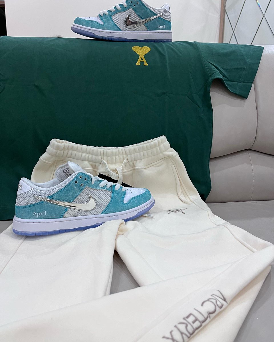 fullress's tweet photo. 海外 11/13 発売予定！  

April Skateboards x NIKE SB DUNK LOW "Turbo Green/Metallic Silver" (エイプリル スケートボード ナイキ SB ダンク ロー "ターボグリーン/メタリックシルバー") [FQ8202-300/FQ8203-300]  

https://t.co/8NoZn7BZ5i https://t.co/6eIdf9RUKt
