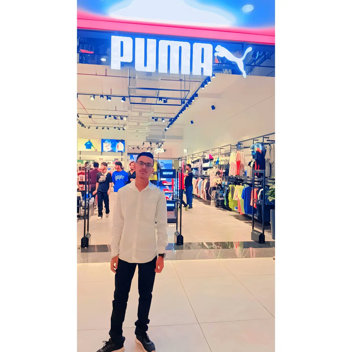 rpdhimanshu's tweet photo. BE RICH ENOUGH, SO THAT YOU CAN BUY MOST OF THE BRANDED PRODUCTS EASILY..... 
. 
. 
@RPDHIMANSHU
#RPDHIMANSHU https://t.co/ov7w42G2T7