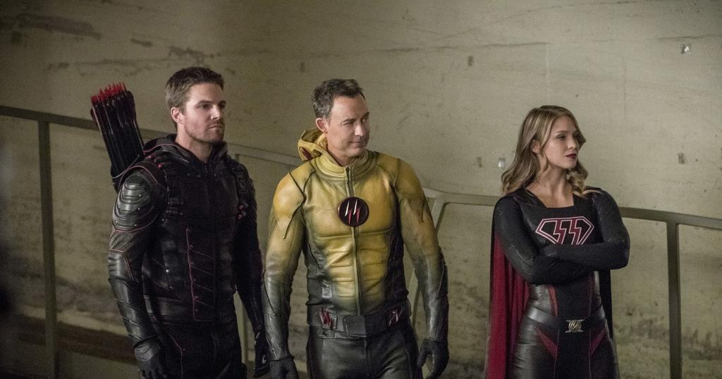 geronimoluv's tweet photo. #CrisisonearthX and #Superarrow kiss!!
I'm still pissed we never got more of Kara x Oliver (the good guys) !! https://t.co/jmLe1lt6rR