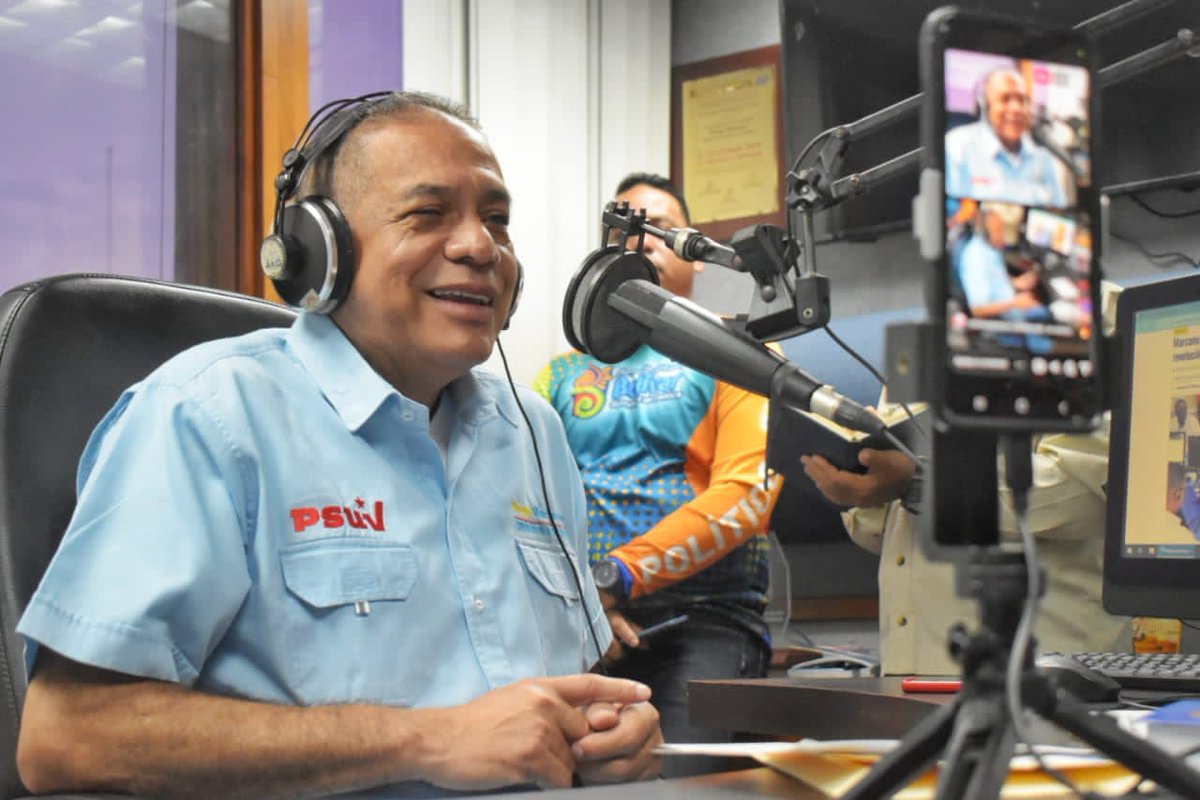 ¡Buenos días al pueblo trabajador de Bolívar!, terminamos una semana más, iniciamos una nueva con más compromiso y ganas de seguir luchando. Hicimos  una gira por varios municipios del estado Bolívar para cumplir con el 1 x 10 del Buen Gobierno.  
#UniónSuramericana