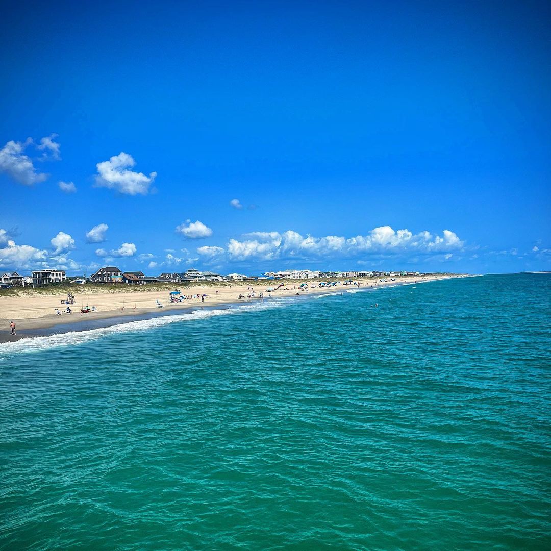 These ocean views are shore to take your breath away 🌊
#mycrystalcoast #thecrystalcoast

📸: seenbysierra