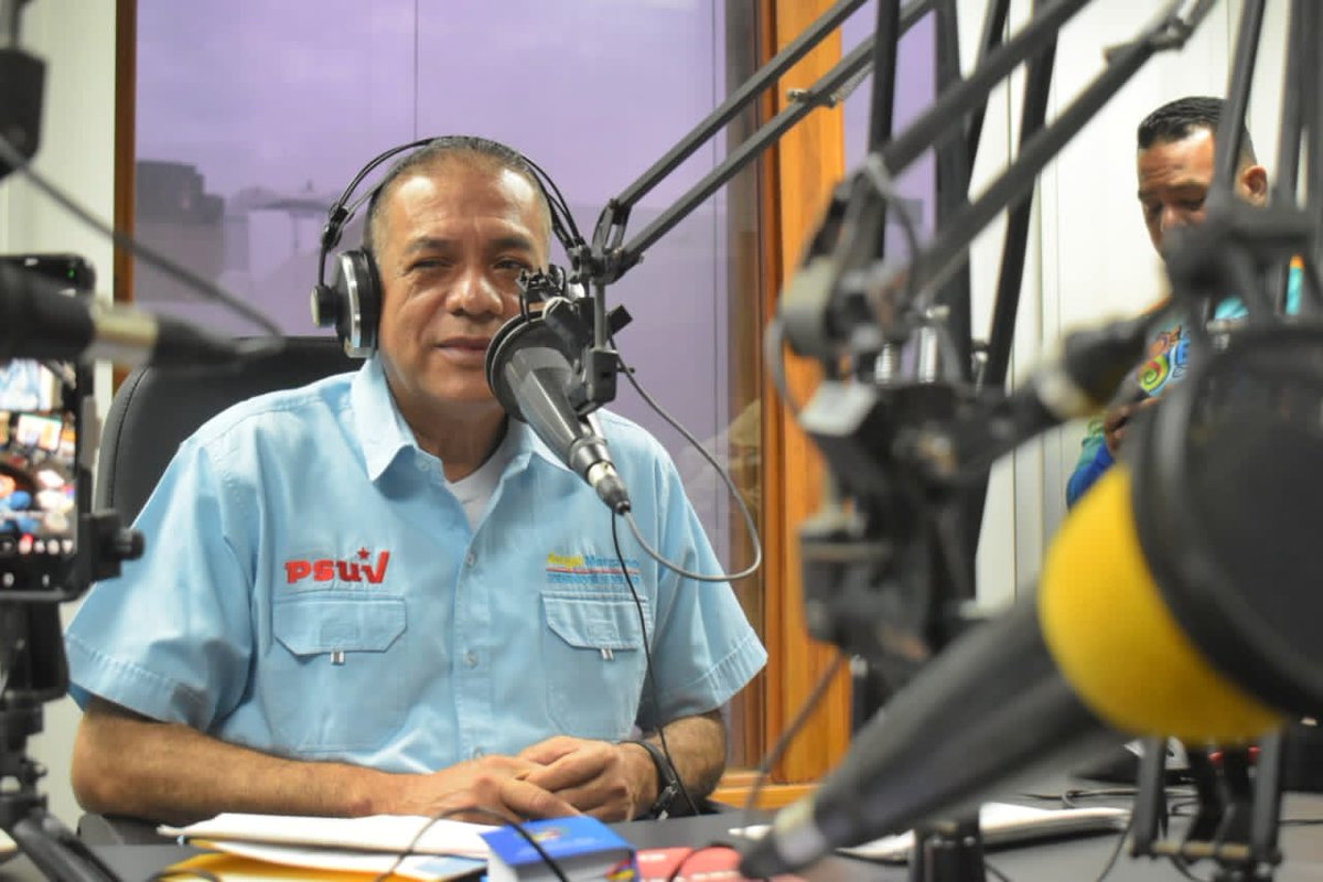 Todo el Gobierno Bolivariano al servicio del pueblo para enfrentar el cambio climático. Vamos a instalar el estado mayor, para planificar y organizar como enfrentar la situación de riesgo, plantear soluciones con la comisión nacional.  #UniónSuramericana