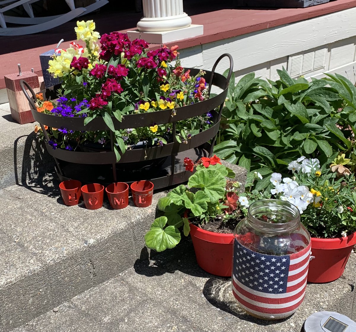 AwuCafe's tweet photo. Remembering our fallen heroes today … have a blessed Memorial Day. May your day be filled with memories and peace. We are open 8-3. https://t.co/Apx01d2EBx