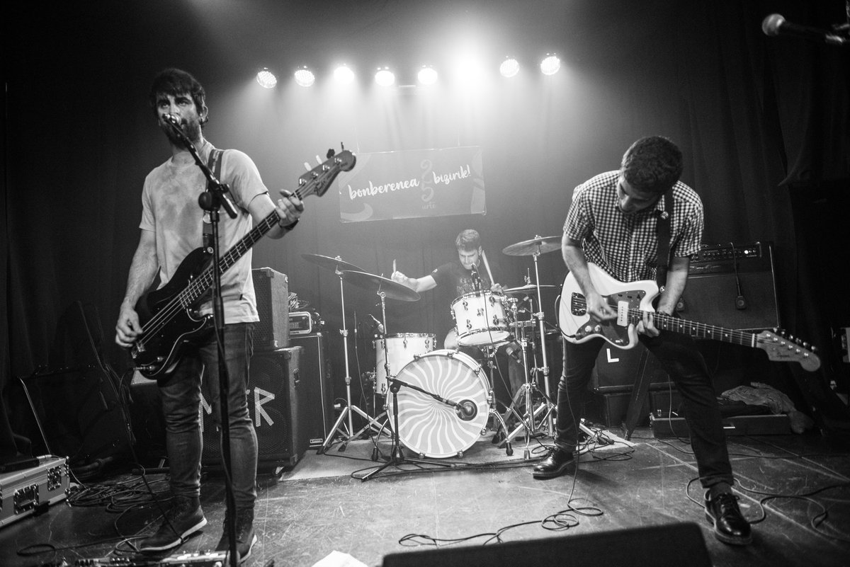 Azken kontzertuak eta lozorrora. Erdu!
Últimos conciertos antes de hibernar. Animo!
VI/03 - Gordexola <a href="/laugarbrewery/">Laugar</a>
VI/09 - Markina #MarkinShots
VI/10 - Mañaria #kafragaelkartea 
VI/17 - Barcelona #CasalJovesCanRicard
VI/24 - Zaldibar #zaldibarkogaztetxie 
📷 Sara Estebez