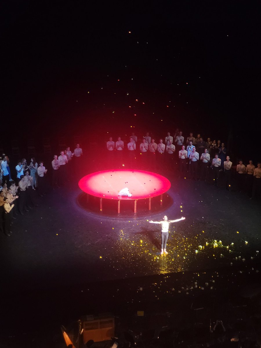 Pluie d'étoiles pour les #adieux d'Alice Renavand. Soirée Béjart à Bastille pour mon retour <a href="/BalletOParis/">Ballet Opéra Paris</a> après une période d'abstinence !  Très heureuse d'avoir pu applaudir Alice pour cette dernière et d'avoir vu <a href="/GuillaumeDiop/">Diop Guillaume</a> et Marc Moreau. Merci <a href="/blogapetitspas/">Blog A petits Pas</a>